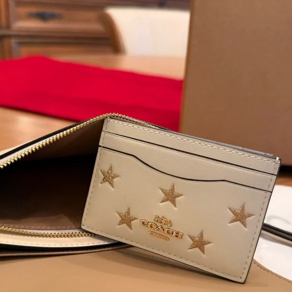 COACH NWT LEATHER Clutch
Crossover Bag with Card Case
Comes with Box - Picture 13 of 13